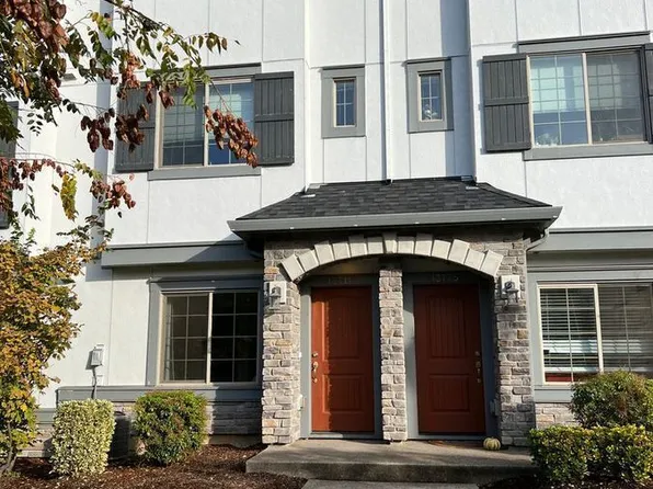 13711 SW Silent Fox Ter, Sherwood, OR 97140