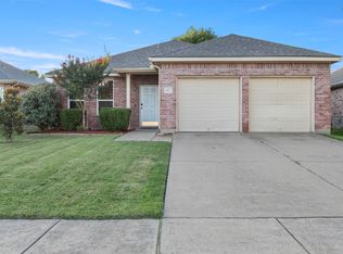 2832 Westover Dr, Grand Prairie, TX 75052