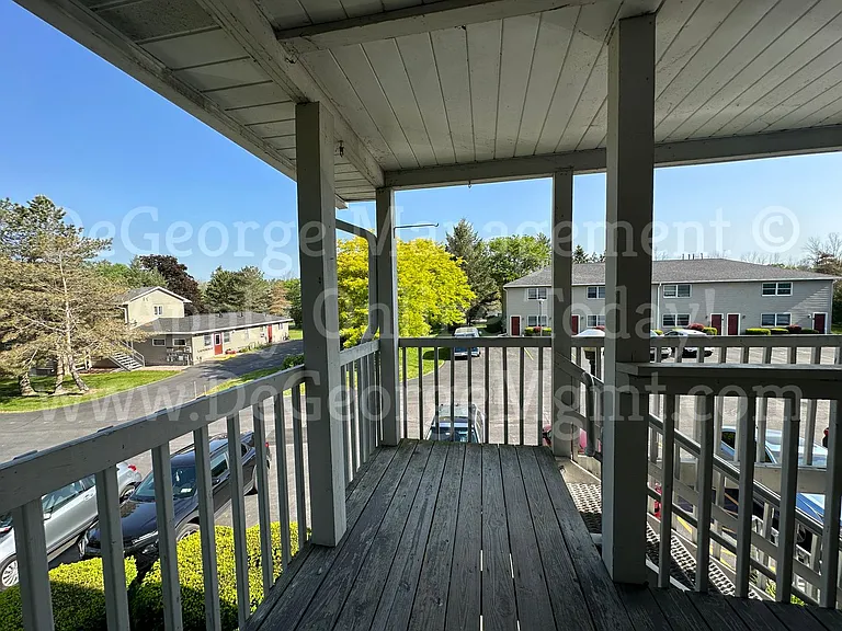 Burdick Estates Apartments — Photo 123