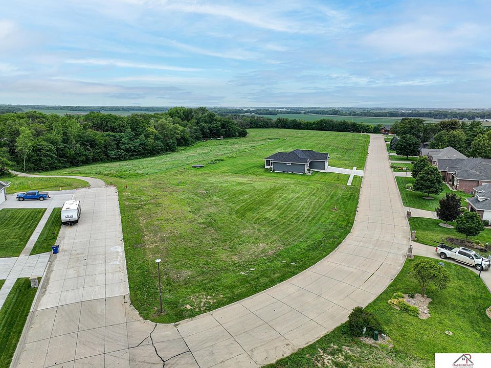 1st image of 1015 Lakeshore Dr