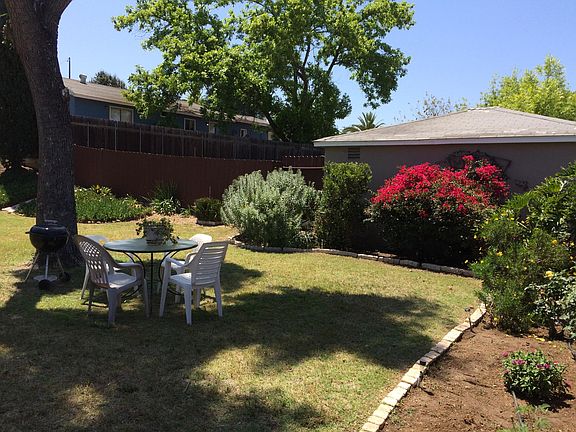 Large well maintained fenced yard