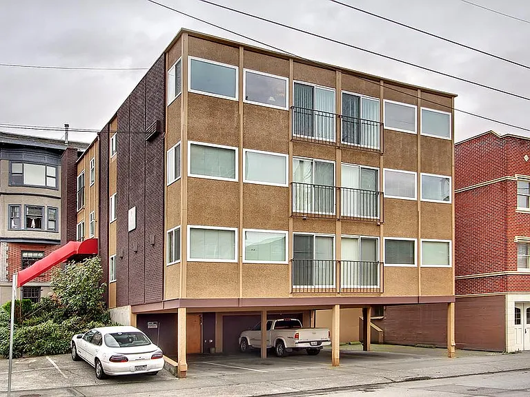 East Thomas Suites — Photo 9