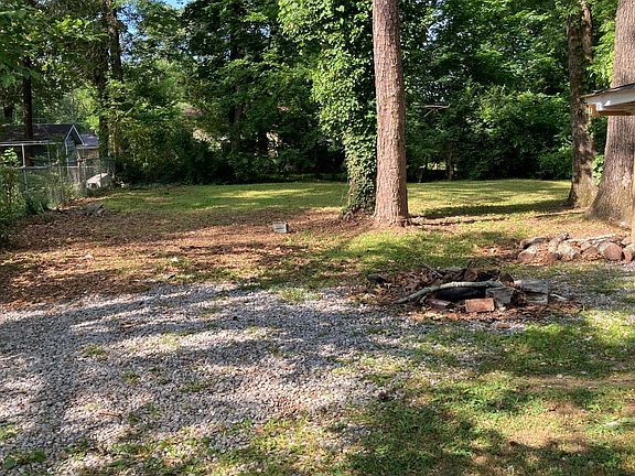 4th image of 4704 Montview Dr