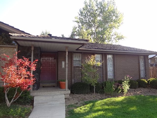 1st image of 1555 E Jamestown Dr