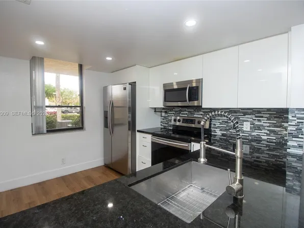 720X NW 1st St #103, Fort Lauderdale, FL 33317