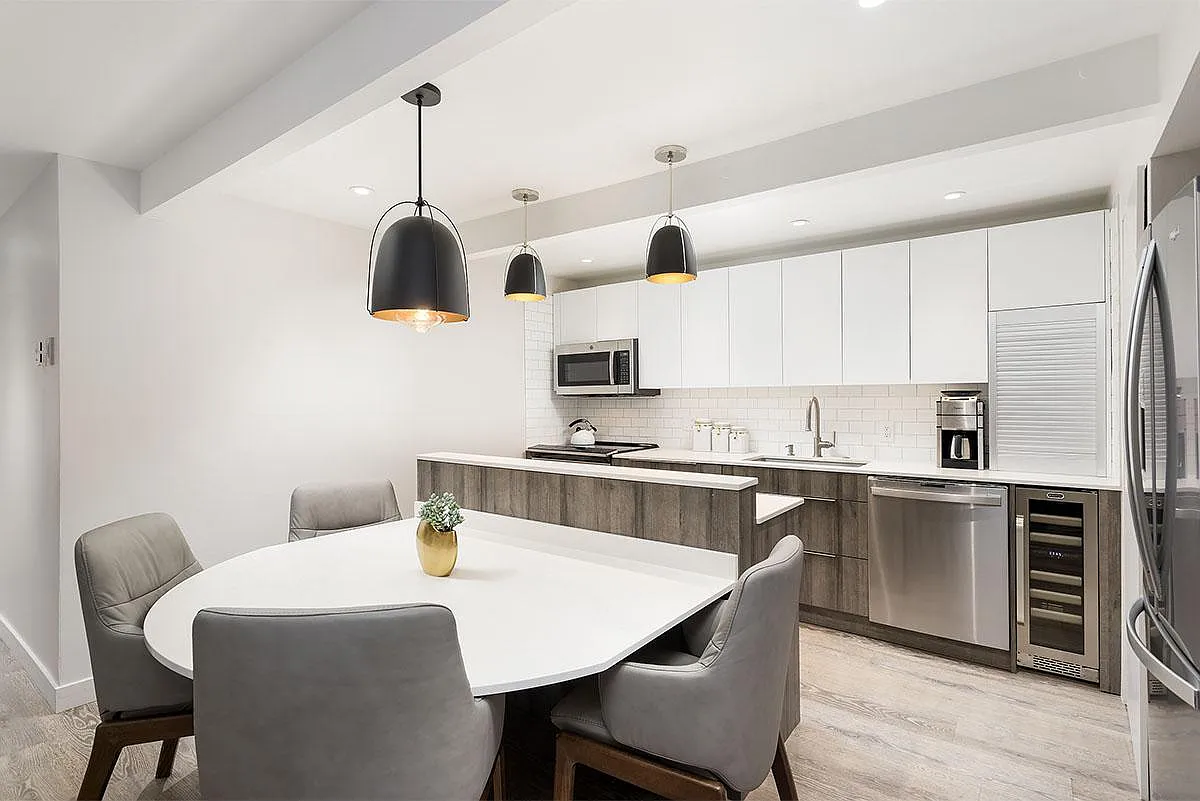 1 bed, 640 sqft, $10,000 — Photo 3