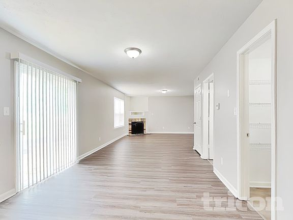 3rd image of 1356 Blue Ridge Ln