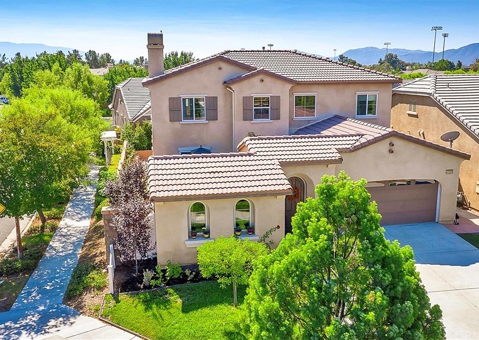 1st image of 40288 Pasadena Dr