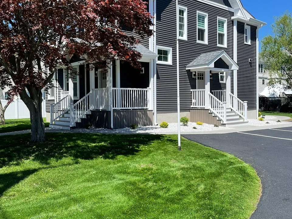 142 New Haven Ave #2