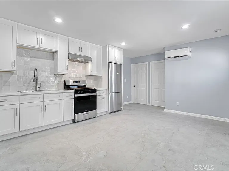 9410 Zelzah Ave — Photo 5