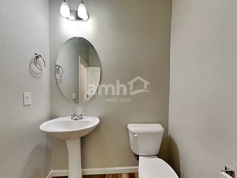 20740 W Thomas Rd — Photo 6