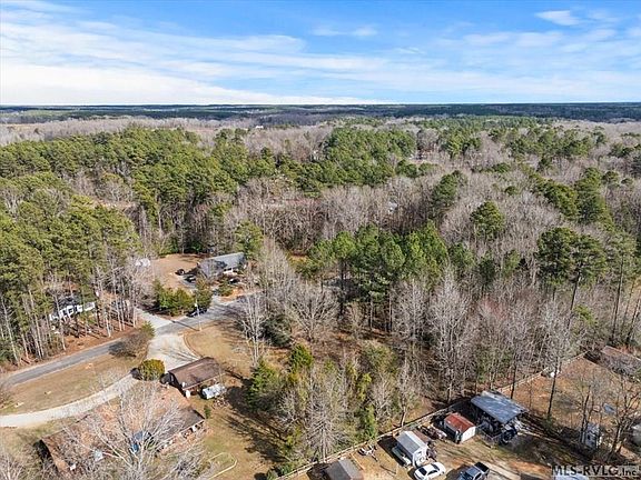 3rd image of 33 Bayberry Ct