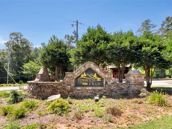 404 Creston Ct, Westminster, SC 29693