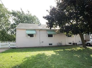 17-19 Starcrest Dr, Cheektowaga, NY 14225