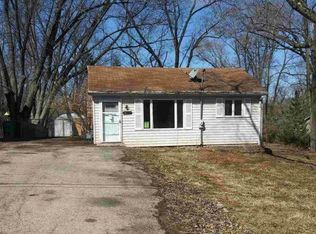 38136 N Dewey St, Spring Grove, IL 60081