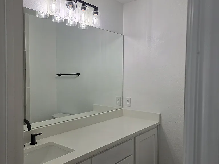 1600 Clay St #1600 — Photo 8