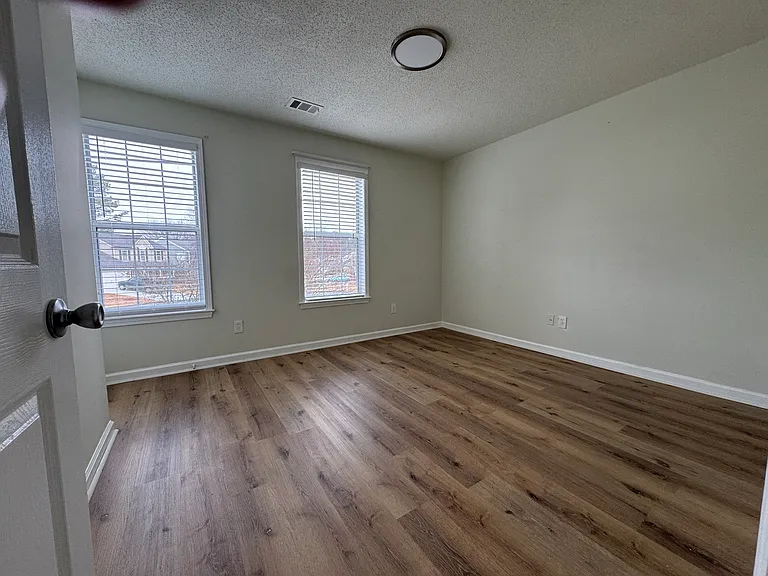 11780 Carriage Park Ln — Photo 21