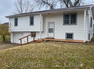 207 S Henry Clay Blvd, Ashland, MO 65010