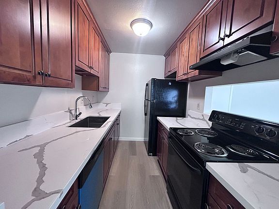 2nd image of 926 Carro Dr APT 2