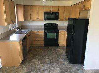617 34th St, Anacortes, WA 98221