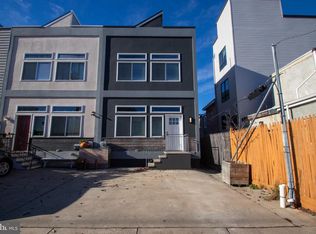 2304 E Sergeant St, Philadelphia, PA 19125