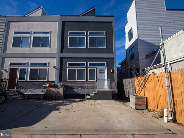 2304 E Sergeant St, Philadelphia, PA 19125