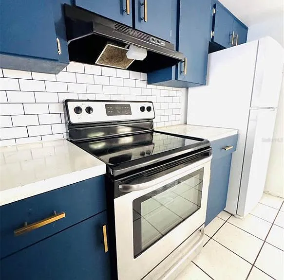 10313 Walton St — Photo 4
