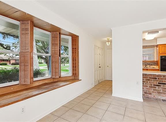 3rd image of 3513 Lake Villa Dr