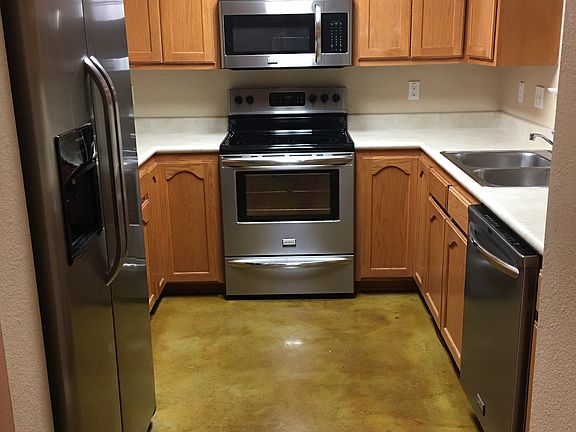5th image of 1661 Honeysuckle Ln