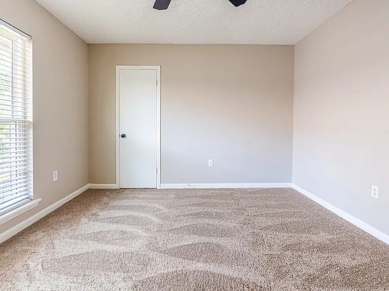 Ingleside Gardens Apartments — Photo 7