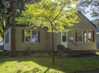 611 S 9th St, Grand Forks, ND 58201