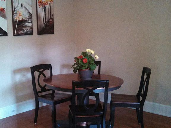 dining room with sitting area