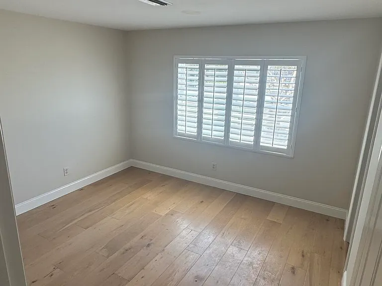 2704 Cardinal Dr — Photo 8