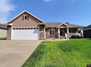 2432 Heritage Ln, Fremont, NE 68025
