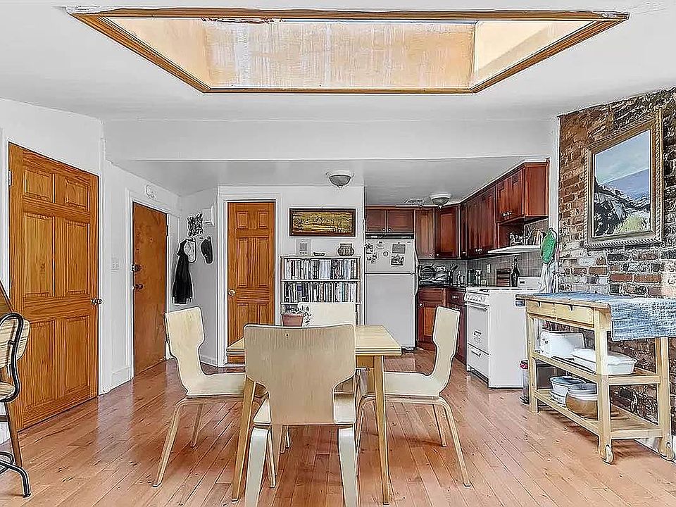 2nd image of 218 Saint Johns Pl #4EF
