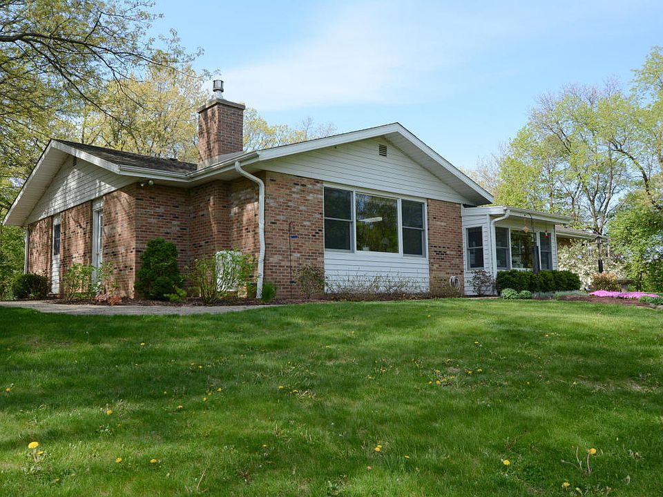 1st image of 32924 Hill Valley Dr