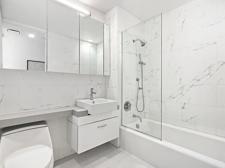 301 E 61st St #4B — Photo 7