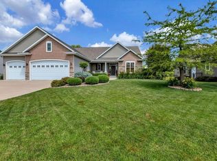 1524 Kingswood Dr, Neenah, WI 54956