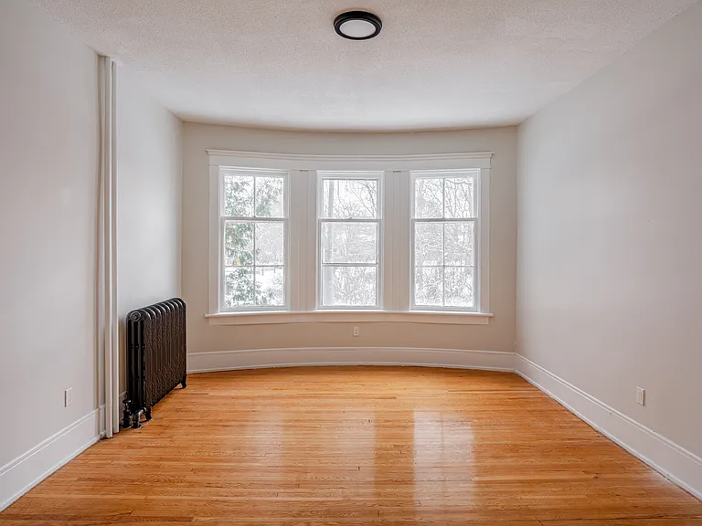 120 Wurtemburg St — Photo 20