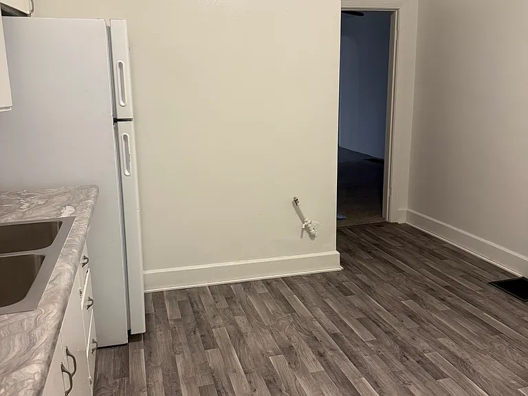 429 Strong Ave — Photo 35