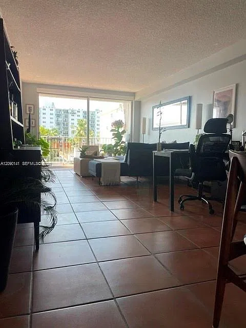 Sunny Shores Condo — Photo 1