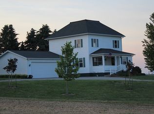 1207 Dean Ave, Pella, IA 50219
