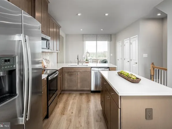 731 Lennox St, Baltimore, MD 21217