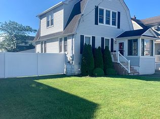104 Rhame Ave, East Rockaway, NY 11518