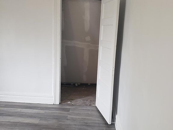 4th image of 306 Woodside Ave #0