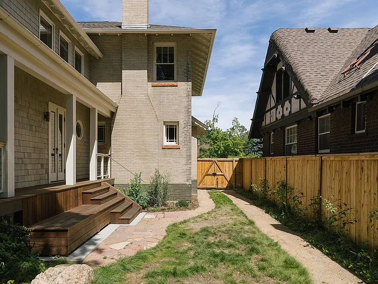 2081 Bellaire St — Photo 39