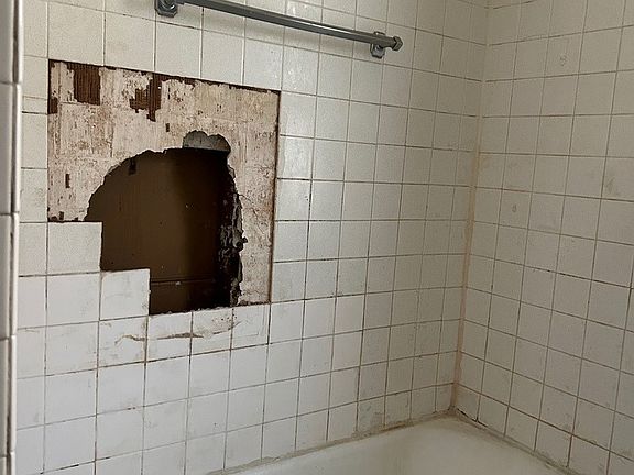 5th image of 1430 S Central Ave