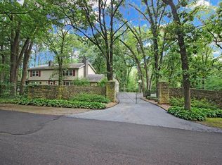 1650 Woodside Dr, Freeport, IL 61032