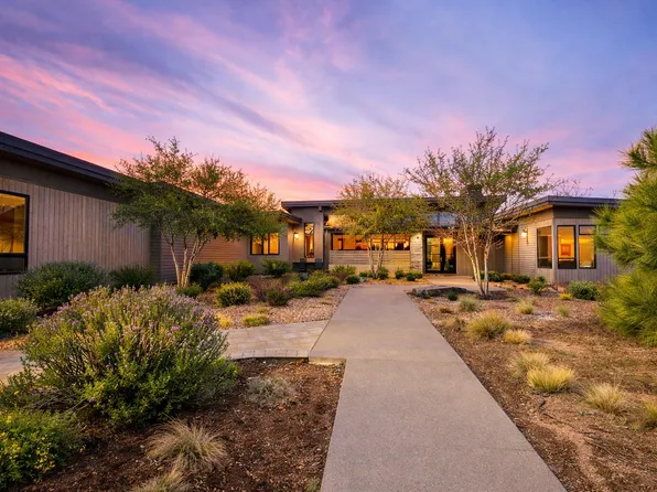 61785 Hosmer Lake Dr, Bend, OR 97702