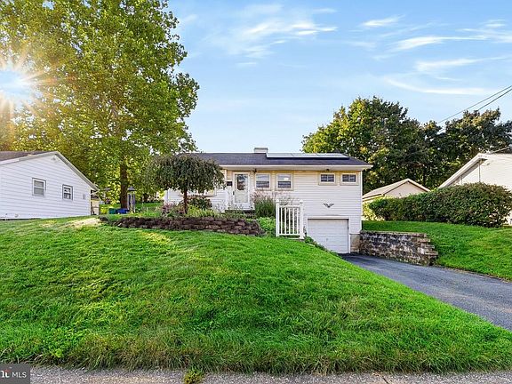 2nd image of 4521 Londonderry Rd